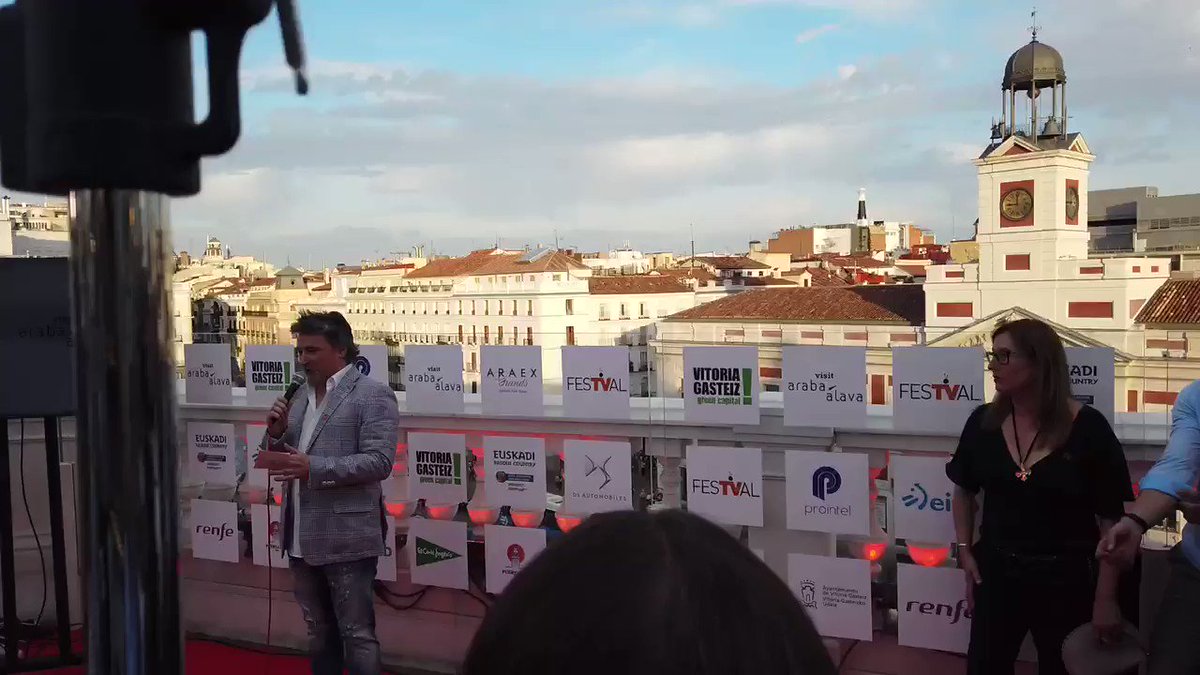 📹 El Director de @FesTVal da la bienvenida a todos los asistentes a la gran fiesta de la televisión que esta tarde acoge #Puertalsol