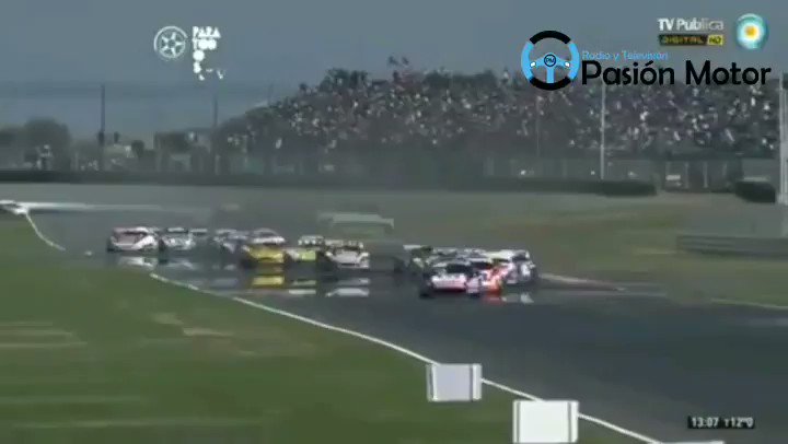 🚦#TCenTermas | CASTELLANO DE 4° A 1°
➡️ Impecable sobrepaso de @pinchitolobe en Termas de Río Hondo para saltar de cuarto a primero.
#TCenTermas #turismocarretera #Tc #castellano