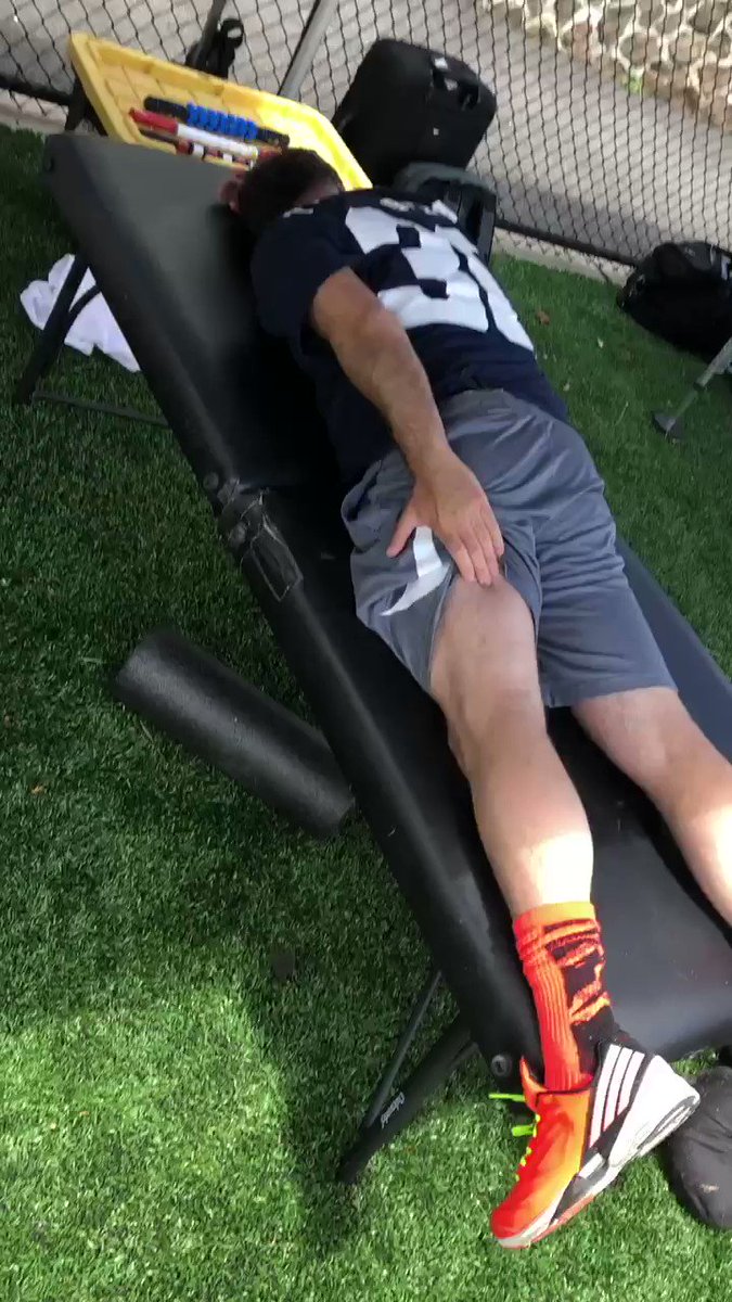 Thought it was right to go out with class and wanted to check in with Mr. Rovell’s hammy at the trainer’s table.
Wishing him a full and quick recovery after today’s L and today’s tweak.