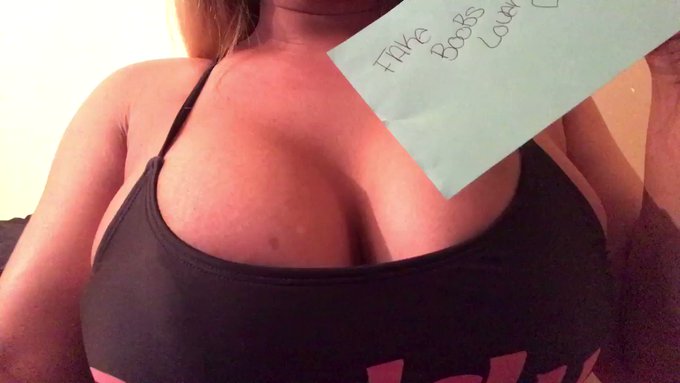 You love it I love it @hugefakeboobs 😍 #bigboobs #bigtits #fakebigboobs #titworship https://t.co/RLl