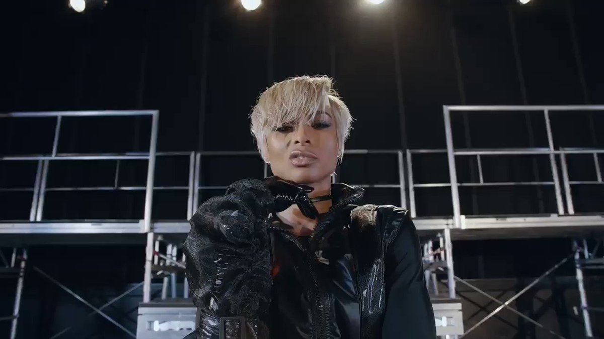 @ciara’s new video to SET is 🔥 🔥!! So proud to be working with such an incredible artist! @InTheLab247 🎥: @vibrvncy @JYShih21 @geraldnonadoez