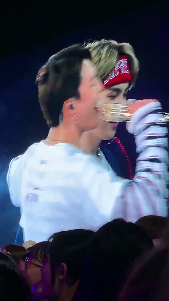 chrz (@boiiserendipity) on Twitter photo 2019-06-15 12:54:51 What a relief that we are seven. What a relief that we have each other. bts group hug is the most precious thing ever. look at them, so precious. #BTS5thMuster What a relief that we are seven. What a relief that we have each other. bts group hug is the most precious thing ever. look at them, so precious. #BTS5thMuster