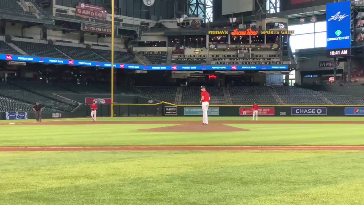 #Iowa commit Reece Lawler (2020, Gurnee, IL) is looking comfortable and sharp out there on the mound today⚾️💥
In his first inning of work he picked up 2 K’s and a quick ground out💪
#PGShowcase #NationalShowcasePHX – at Chase Field