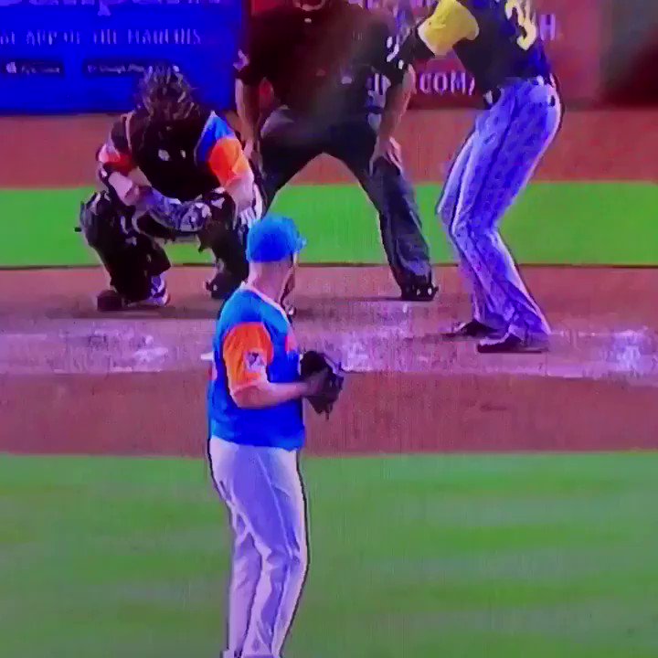 Back to the basics... When the ball is hit, you’ll do one of the “3-B’s.” Go to the Ball, go to a Base, or go to Back up. Ellis shows us why!
ONLY 2 spots left in my Super Camp. If you’ve been thinking about getting in and haven’t, get it done. #thelifeofacatcher