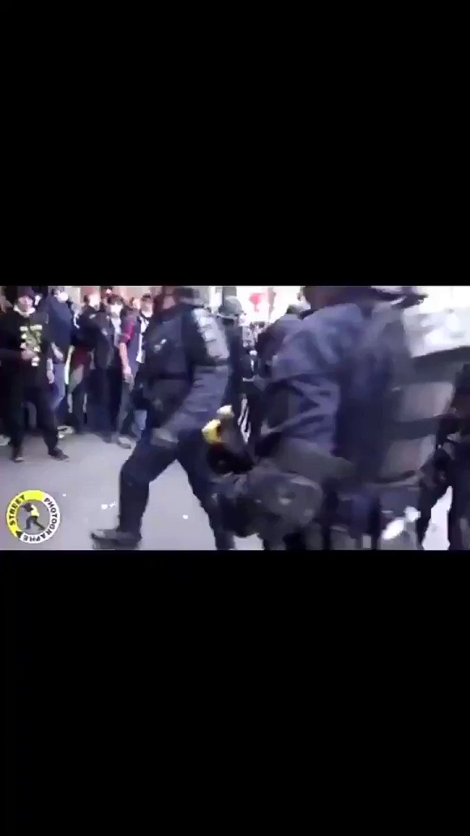 When are you going to stand up for unarmed Palestines who are denied a right to life by Israeli snipers, or French protestors who are being battered by the forces of order every weekend?
#Hypocrisy
#Palestine