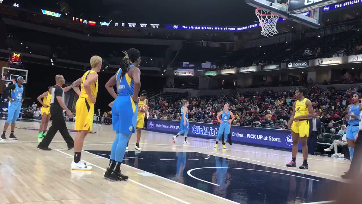 @Kelz_Hoop 2/2 From The Charity Stripe 🏀 @IndianaFever 41 vs @wnbachicagosky 48 w/ 1:45 Remaining In The 3rd Quarter! #WNBA #Fever20 #FeverGameNight