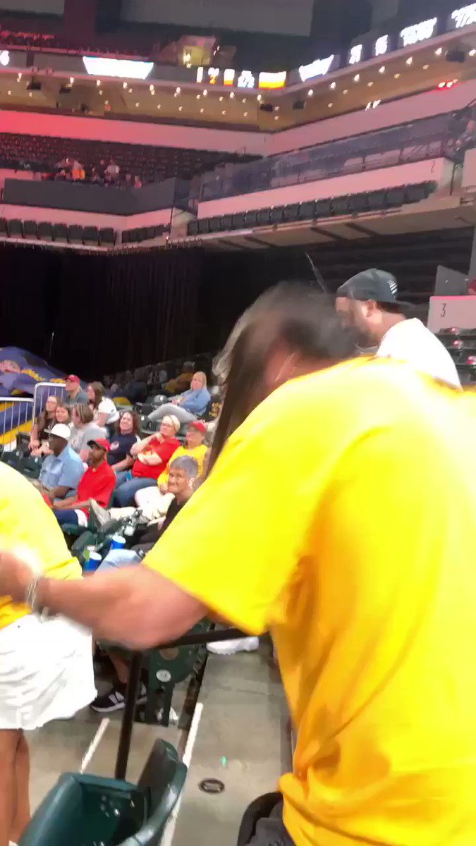 One of our favorite moments of the night at the @IndianaFever game - air guitar to Welcome to the Jungle! 🎸 @TheFieldhouse @WJJK1045 #indianafever #rocknroll