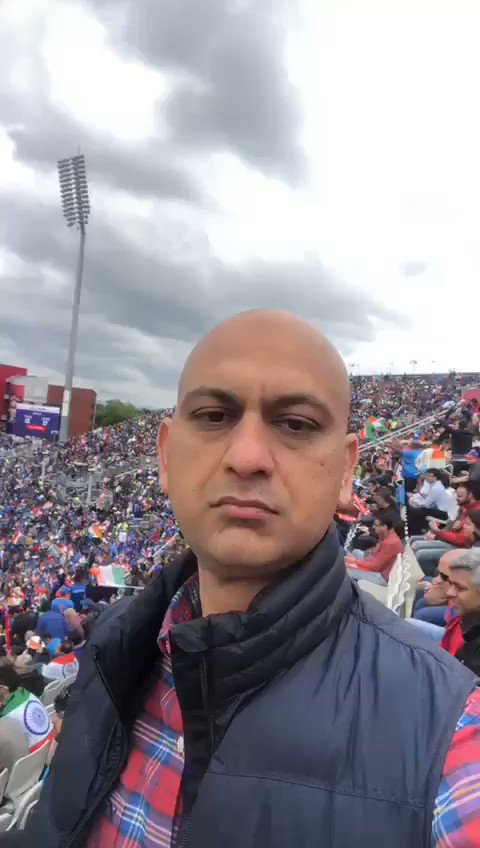 Look at this bliss! #indvspak #IndiaVsPakistan #WeHaveWeWill #SarfarazAhmed #ViratKohli #ICCCWC2019 #ICC #Cricket #WC2019 #CWC19 #CWC2019 #AUSvPAK #pakvsaus #msarimakhtar @2019WC @ZAbbasOfficial @StarSportsIndia