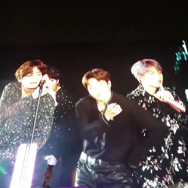 Dove 🏳️🌈 | BTS LOCKDOWN (@gcftokkiyo) on Twitter photo 2019-06-17 00:17:58 i came to the conclusion that vocal line is 80% legs i came to the conclusion that vocal line is 80% legs