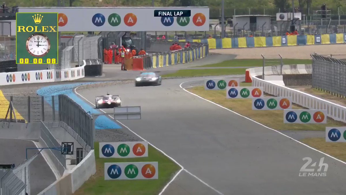 #8 @Toyota_Hybrid TS050 wins the 24 Hours of Le Mans for the second time this Super season!
Well done to @alo_oficial, @kazuki_info and @Sebastien_buemi!
#WEC #SuperFinale #LeMans24