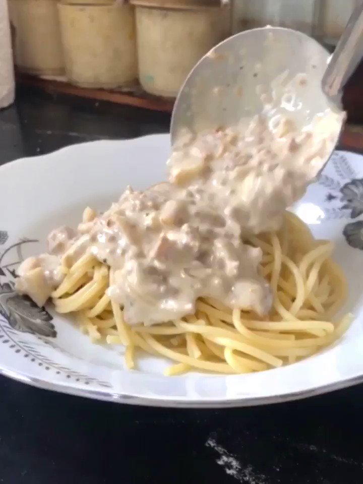 MENU FOR TODAY : Spaghetti Carbonara πππ
simple and easy , dia jadi susah sebab kau je pemalas bowdowwww