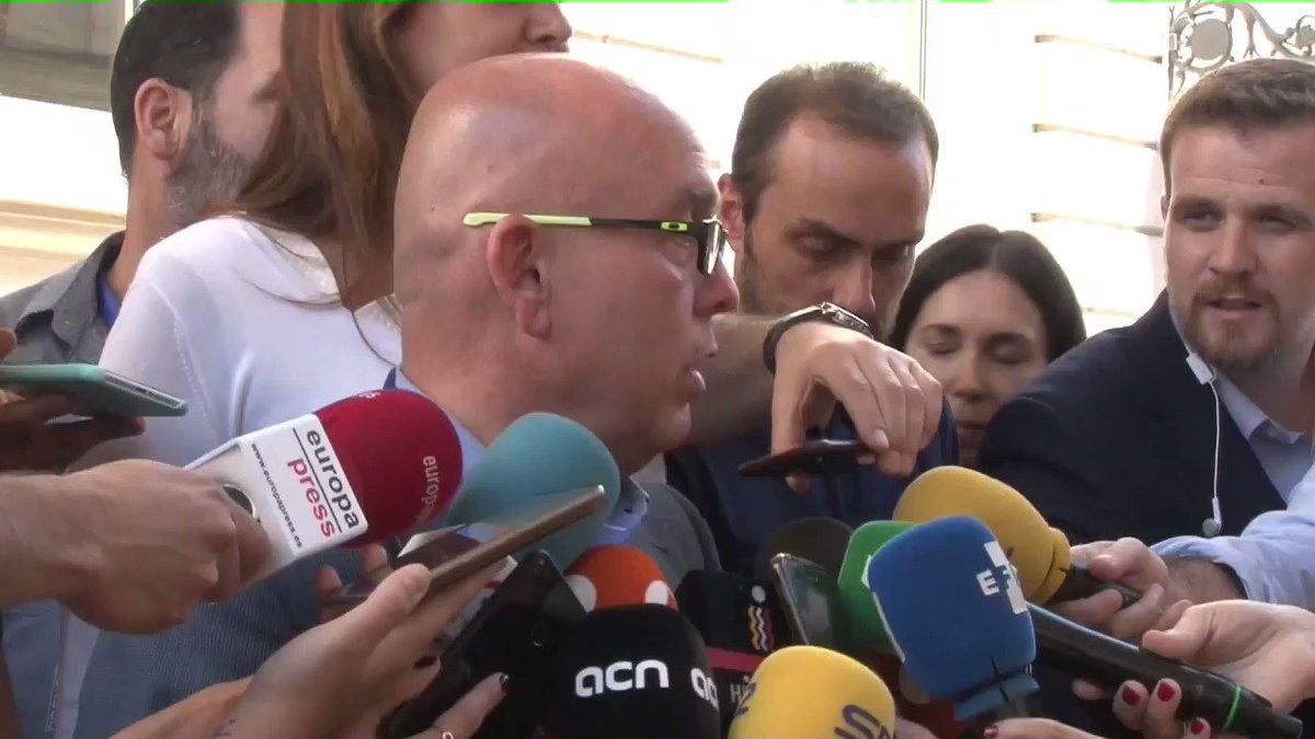 🎥 @boye_g: "Hem vingut al Congrés amb els poders del president @KRLS i de @toni_comin per prestar jurament en representació d'ells i amb la promesa d'acatament constitucional per imperatiu legal. La JEC ho ha rebutjat. Al nostre entendre i a efectes jurídics, el tràmit està fet"