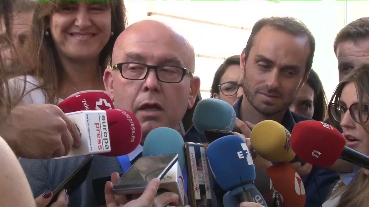 🎥 @boye_g: "Si @KRLS i @toni_comin no estan aquí és perquè Llarena ho ha impedit i la millor demostració és el desplegament policial. Volen detenir-los i ingressar-los a la presó per fer el mateix que han fet amb @junqueras: vulnerar la seva immunitat com a europarlamentari"
