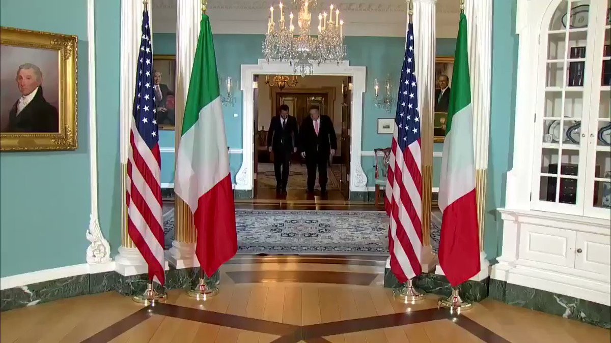 @matteosalvinimi's photo on #SalviniUSA