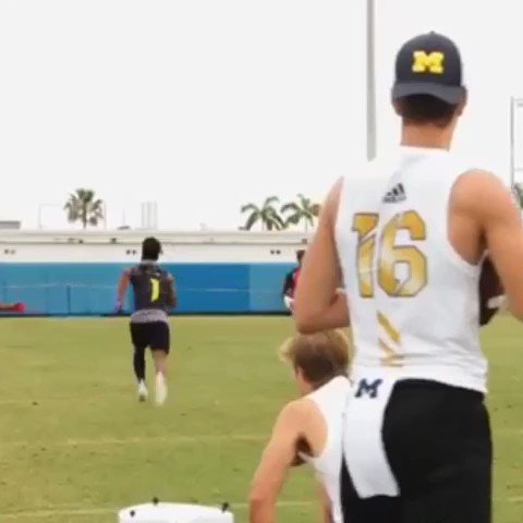 Michigan commit @jjmccarthy09 dials up game-winner to @ikaleb35 !#OneHandTho🔥🎯
(Via @BOOMfootball )
🎥 http://t.maxpreps.com/2Hhe3Nr