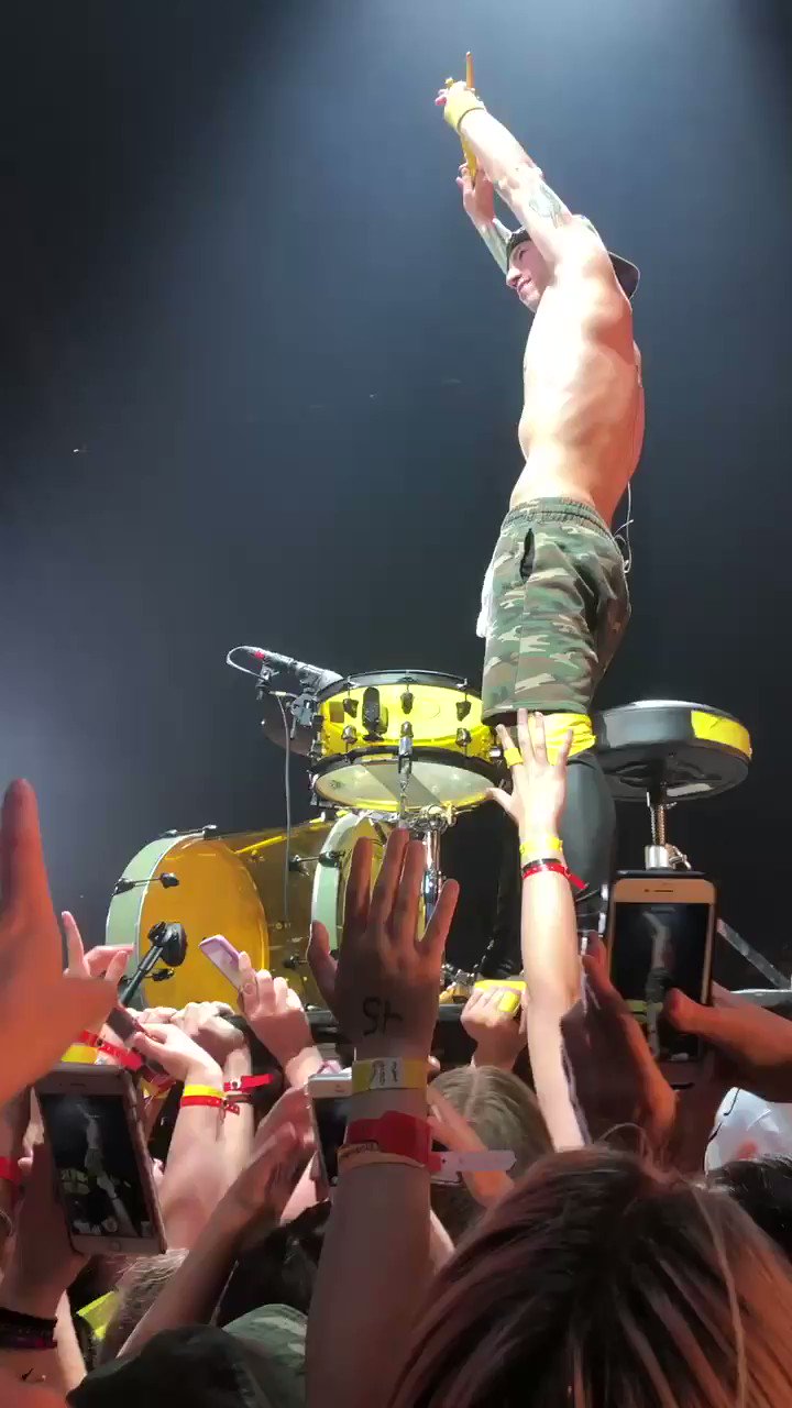 NOT DONE 
NOT DONE
NOT DONE
JOSH DUN!!!!
Happy birthday josh I hope u have the bestttt birthday!! 