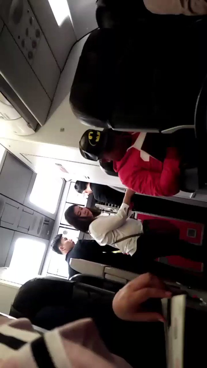 ang galing ko talaga, na-videohan ko pa HAHAHAHA KUYA JAYDEEEEN BAKA NAMAN KAHIT DI MO 'TO MAIINTINDIHAN #AirAsia #CabinCrew #Kaohsiung #Z2133 #FlightAttendant DESPERADO NAKO HAHAHAHA