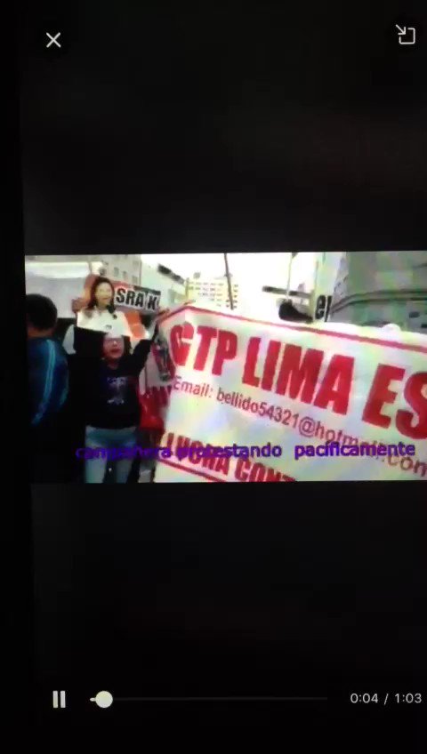 Aquí también pueden apreciar al líder de #LaPestilencia, Juan José Muñico, agredir y golpear a una mujer. Si esto lo hace en público frente a la @PoliciaPeru, cómo será en privado. Este sujeto ya tiene denuncias por agresión a mujeres. cc @IDL_R