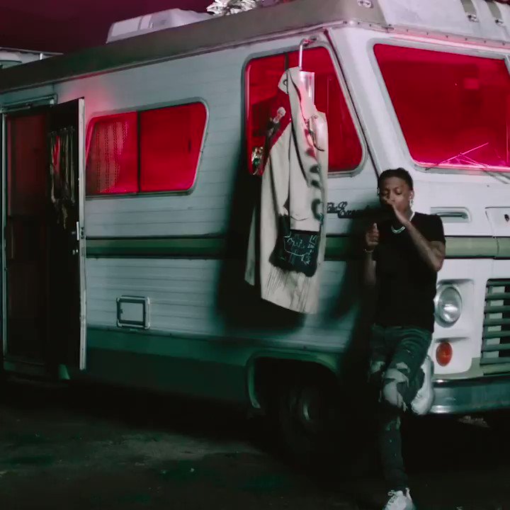 .@nimicrevenue's "Paramount" is a banger
She just dropped a video for it too 🙌
https://nimicrevenue.lnk.to/ParamountVideo