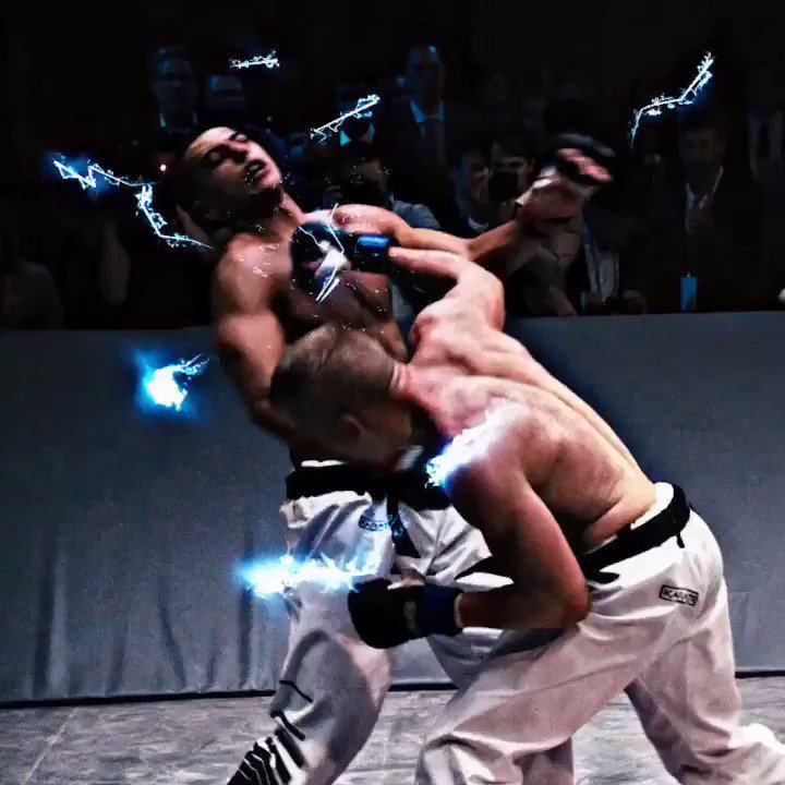 The bigger they are the harder they fall! @a_virag_karate "The Titan"
Like if you remember this KO from #karatecombat One World 🌏
#mma #ny #fights #enterthepit 