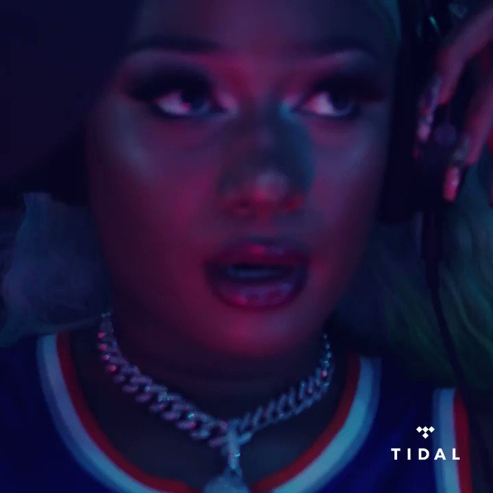 We invited the most buzzing rapper in the game to our SoHo studio to spit a freestyle and LET ME TELL YOU, she did not disappoint 🔥
Watch @TheeStallion #BlessTheBooth over a @djTGUT beat: http://tdl.sh/ymIlQo