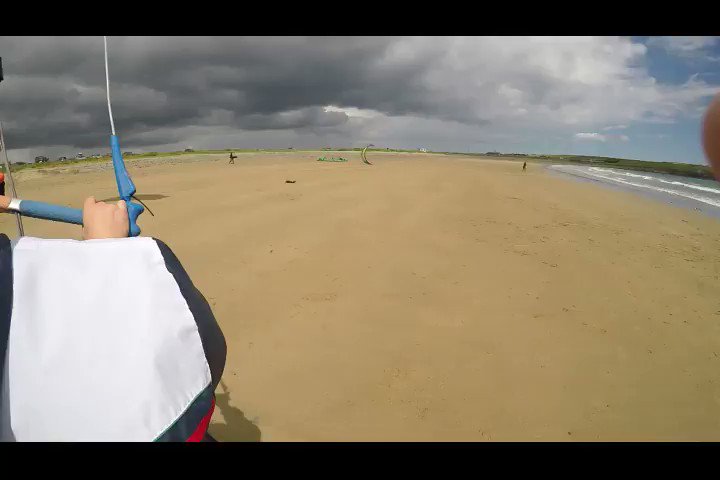 Beautiful afternoon for kiting and lessons today, what a gorgeous Summer we are having! 😋 Kitesurfing lessons this week and over the weekend, early booking essential
#kitesurfing #cork #ireland #kitesurfinglessons #kitesurfingschool
