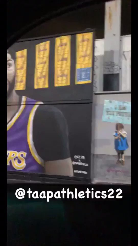 Anthony Davis mural goes up in Los Angeles 👀‼️#taapathletics
•
•
#lakers #LosAngeles #nike #art #paint #painting #mural #respect #LeBronJames #AnthonyDavis #espn #sportscenter #firsttake #overtime #ballislife #nbc #nba #wnba #basketball