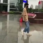 ムーンウォークのやり方・めちゃめちゃかっこいい!みんなもやってみて!