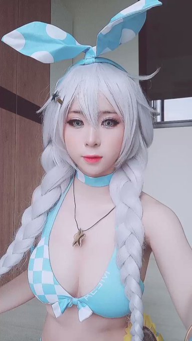 Twitterのコスプレ動画1