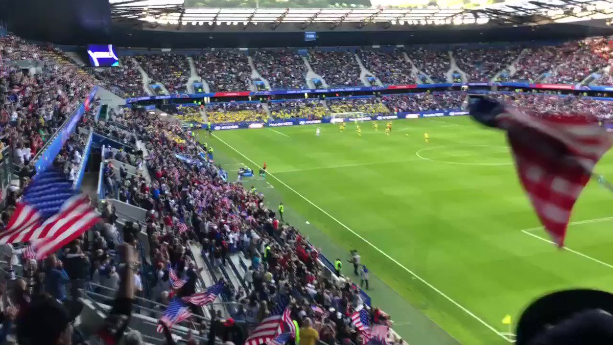 GOAL USA! ๐บ๐ธ@LindseyHoran makes it 1๏ธโฃ-0๏ธโฃ US in the 3rd minute! Views from inside the stadium. ๐๐#USASWE #FIFAWWC19 #WorldCup19