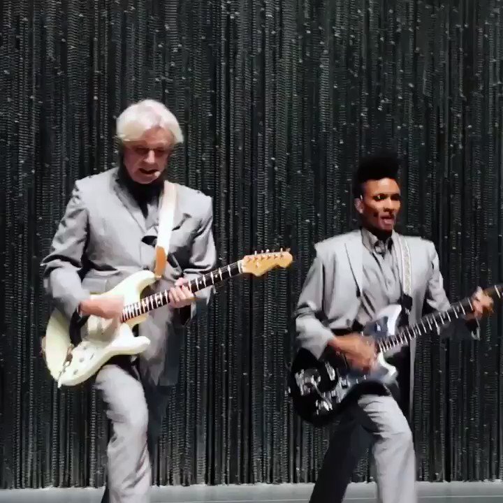 A year ago I got to see this 🙌🏼❤️💥It was boiling hot but David and his band just didn’t stop all night (and @theangieswan didn’t sweat a bead!) A truly stunning show #bestgigever #OnThisDay @DBtodomundo @americanutopia @EventimApollo #davidbyrne #AmericanUtopia