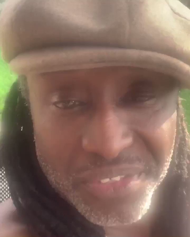 THE GUINESSE DEY WORK😂😜COMING SOON WAIT FOR IT! “WHO SED THE ROCK IS TOO OLD TO RAP! AM ASHANTI POLITELY I TELL EM “AKAN” ( I CAN😜) #3THEHARDWAY @AmgMedikal @manifestive 👊🏿🇬🇭