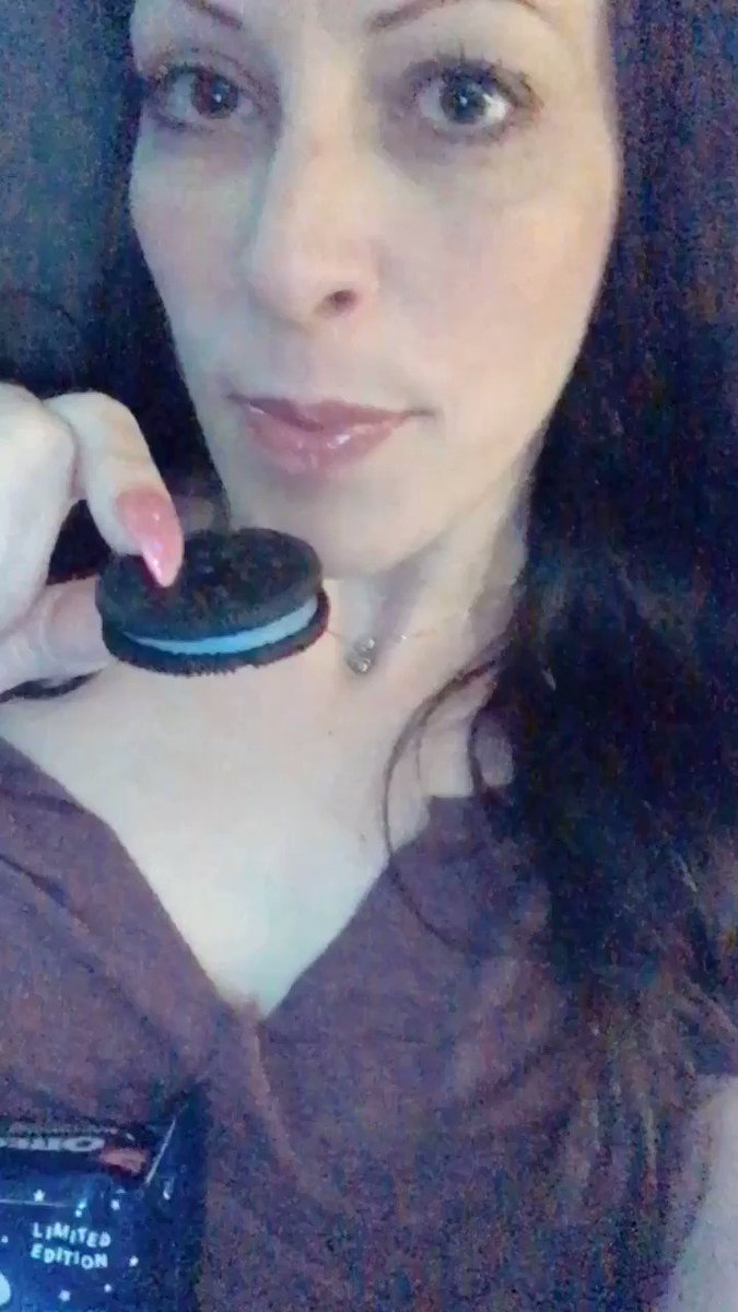 I found Marshmallow Moon Oreos! #theWitch is over the moon...🖤
#MOONLanding #SundayBrunch #NeverHeardInASuperheroMovie #AvoidPeopleBy #OnlyAMatterOfTimeBefore #uses #AndThenIGotBusted #BOTEseries #WaysToSpendTheSummer #Foodies #makeyourownlane #SundayMotivation #oreos #cookies