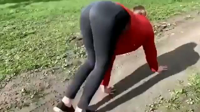 Norwegian woman Ayla Kirstine developed an unusual skill — running and jumping like a horse because of her love for horses. Love takes so many wondrous forms👇