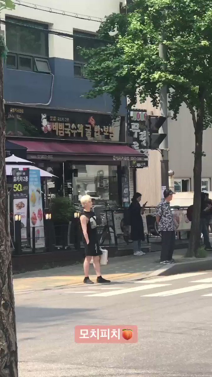 Dispatch: wtf! He always carry his case and nothing else???! Chan: