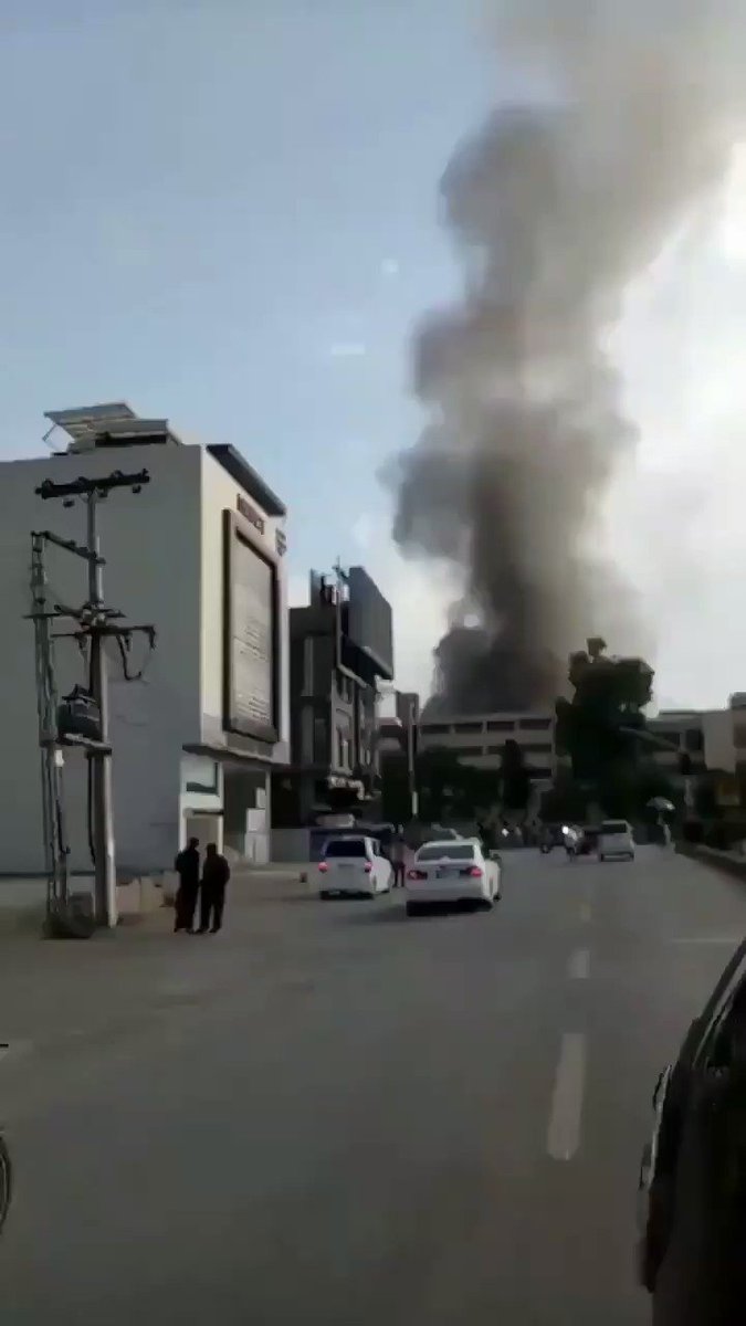 #Pakistan Breaking News: A huge blast is being reported at the Military Hospital Rawalindi. Wanted terrorist, #MasoodAzhar, allegedly involved in #PulwamaAttack was earlier admitted at this hospital as a patient. #rawalpindiblast