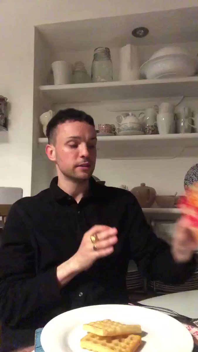 Eating a @BirdsEyeIreland potato waffle doesnβt have to be complicated. See my Instagram story for a quick & easy tutorial π¨π»βπ #wafflyversatile (AD)