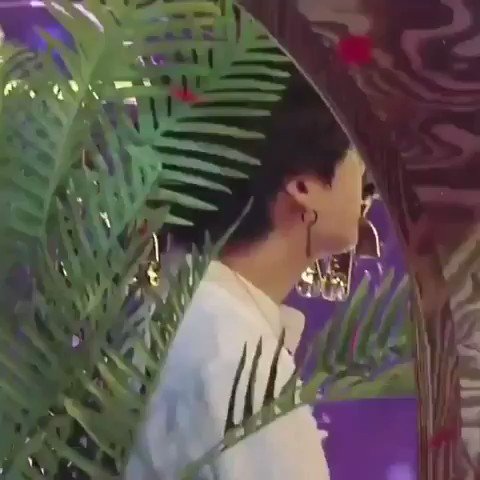 he is the prince we all want, the love of our lives and the boy that makes us happy :( please protect him and the boys!😔
#JUNGKOOK #전정국 #정국
@BTS_twt @bts_bighit @BigHitEnt