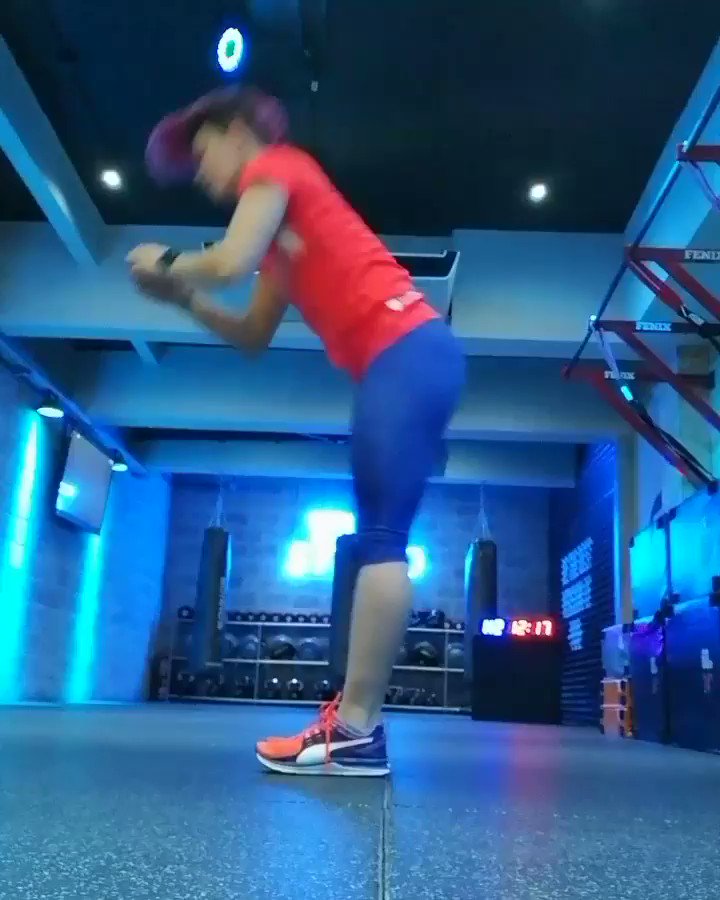 👉🏻Antes de un estrenamiento intensivo es muy importante realizar estiramientos activos, para poder preparar nuestros músculos y articulaciones para la actividad
#estiramiento #pretraining #preparacionfisica #Training #entrenamiento #asgard #running #runningteam #coach #instructor