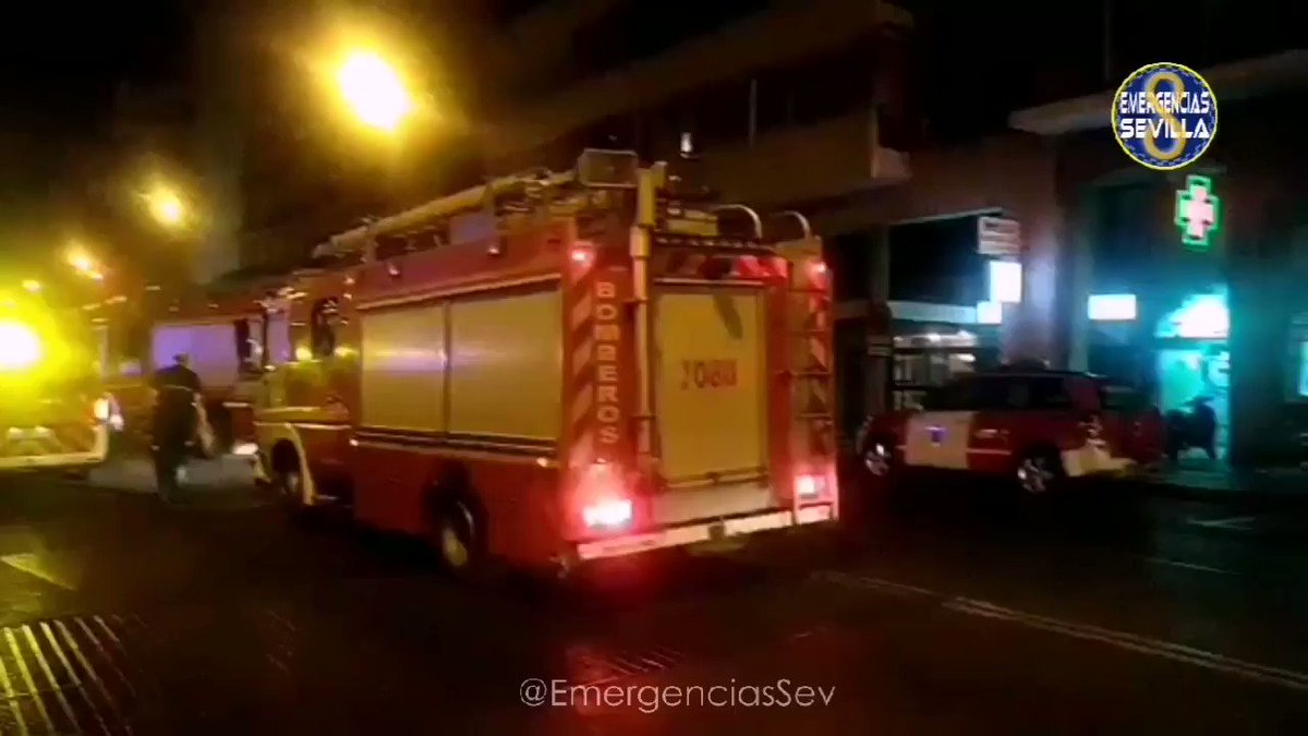 23:50 h. Comienza el Ejercicio Práctico con @_metrodesevilla en Estación Plaza de Cuba.
#Bomberos realizará una extracción de humos en 🚇 Plaza de Cuba con intervención simultánea en 🚇Puerta de Jerez y 🚇Parque de los Principes.
No te alarmes. #StopBulos
#Seguridad @Ayto_Sevilla