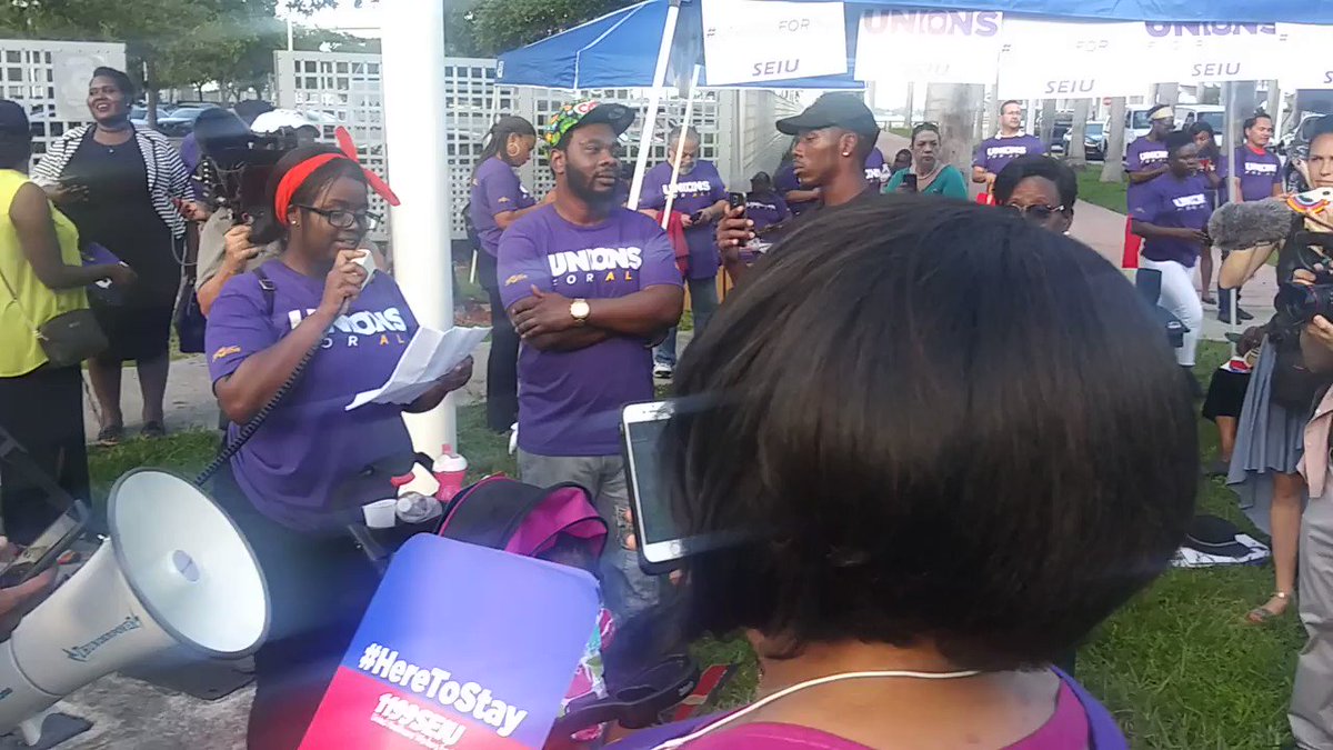 Orlando #McDonalds worker Jamelia speaks outside of the Democratic presidential debate about her experiences of sexual harrassment at her McDonald's and how a union would help her address these issues. #UnionsForAll #FightFor15