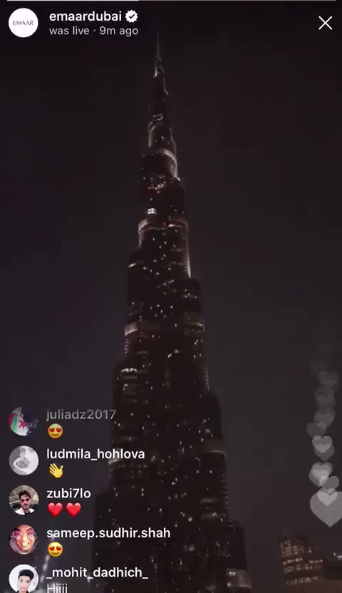 لحظة تزيين برج خليفة بشعار #الهلال بمناسبة الشراكة بين إعمار والنادي. 💙😍