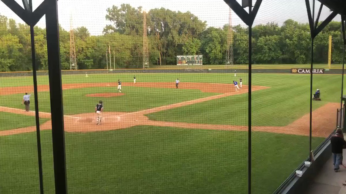 With 1 swing, we are tied up at 3!
Sacred Heart’s Brenden Bethke hits the ball over the @CambriaSurfaces sign in LF!