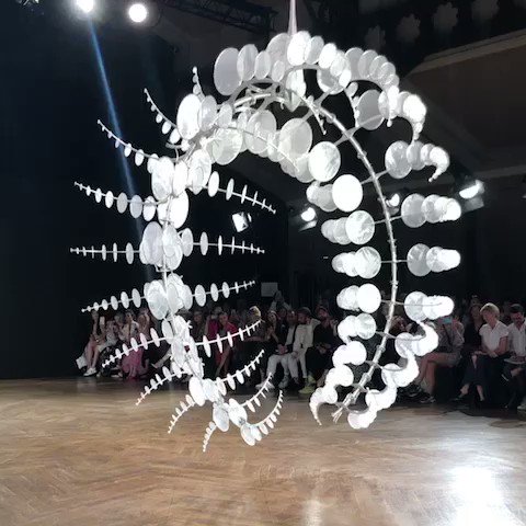 Mobile sculpture by Anthony Howe as the centerpiece of another eye-opening Iris Van Herpen #couture show