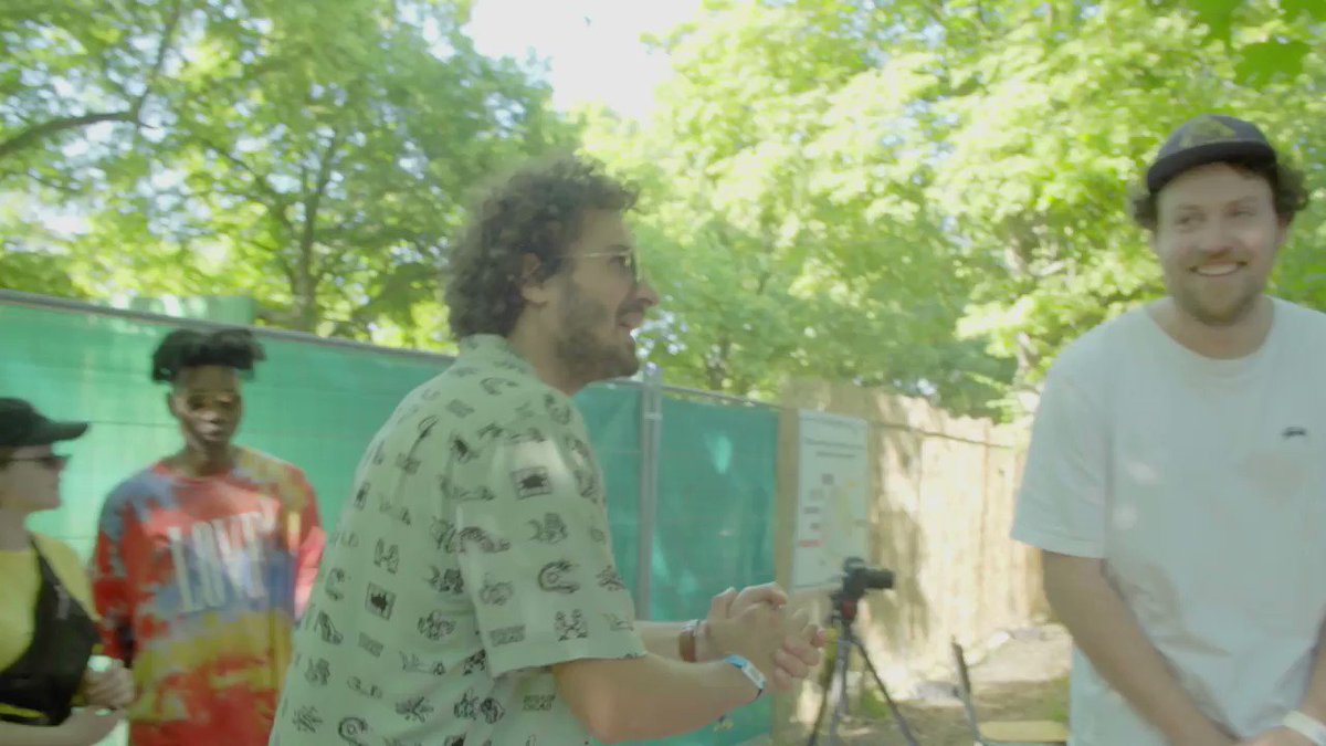 🌿 @MaximeMusqua part à la recherche des supers fans de @metronomy à @WeLoveGreen 👀 #metronomy4eva #welovegreen