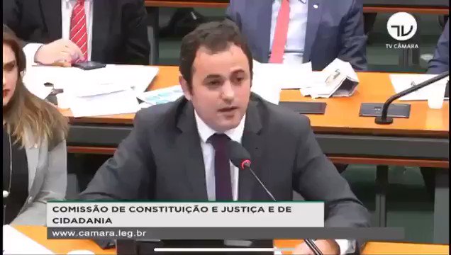 JUIZ LADRÃO
"Da história o senhor não pode se esconder. E o senhor vai estar sim nos livros de história, mas como um juiz ladrão e corrompido que ganhou uma recompensa para fazer com que a democracia brasileira fosse atingida."
@Glauber_Braga