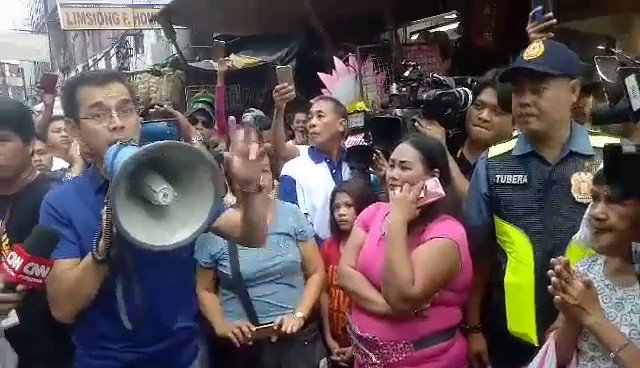 Mayor Isko Moreno talks to vendors of Divisoria: “Huwag kayong matakot, may kakampi na kayong Mayor”