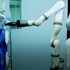 Hospital services by #robot - by @Seeker | #AI #ArtificialIntelligence #MachineLearning #ML #InternetofThings #Robotics #SmartTech #Bots #Automation #Innovation #Videos #RT Cc: @MikeQuindazzi @evankirstel @SpirosMargaris #ArtificialIntelligence