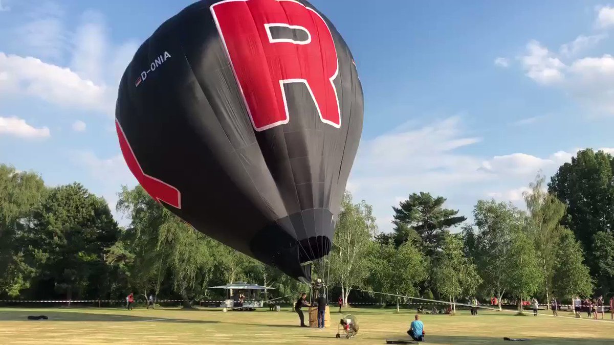 ドルトムント Gofestにてロケット団が気球で登場 ロケット団イベント みんなのポケgo みんポケ ドルトムント Gofestにてロケット団が気球で登場 ロケット団イベント みんなのポケgo みんポケ