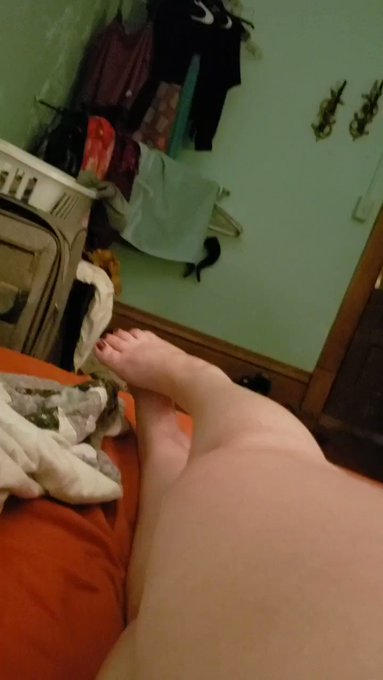 Legit need a slave tonight #findom #femdom #bbw #feet #paypigs #cashslave https://t.co/bSMApAcA8J<a href="/tag/findom"class="tags">#findom</a><a href="/tag/femdom"class="tags">#femdom</a><a href="/tag/bbw"class="tags">#bbw</a><a href="/tag/feet"class="tags"><span>#feet</span></a><a href="/tag/paypigs"class="tags"><span>#paypigs</span></a><a href="/tag/cashslave"class="tags"><span>#cashslave</span></a>